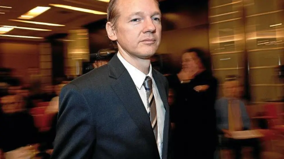 Julian Assange llega a un hotel del centro de Londres para dar una conferencia de prensa, el 23 de octubre.