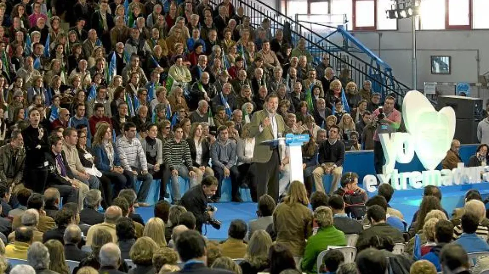 El presidente del PP, Mariano Rajoy, el pasado sábado en un mitin en Cáceres.