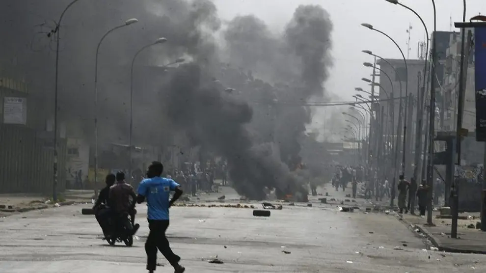 Protestas callejeras en Abiyán.