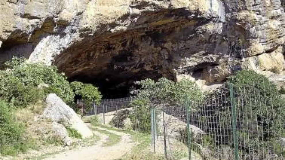 Imagen de archivo del acceso a la cueva de Chaves.
