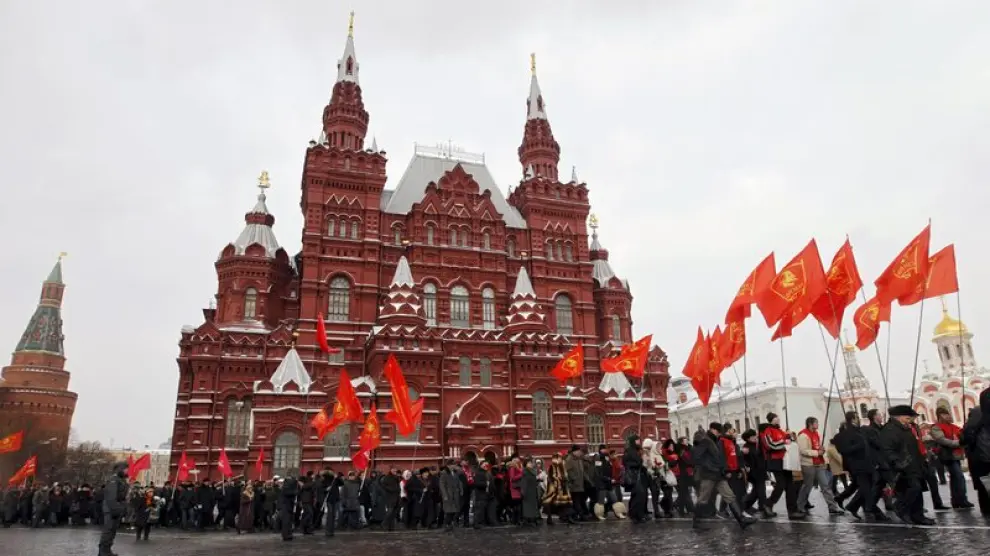 Miembros del Partido Comunista de Rusia participan en las celebraciones del 132 aniversario del nacimiento de Stalin