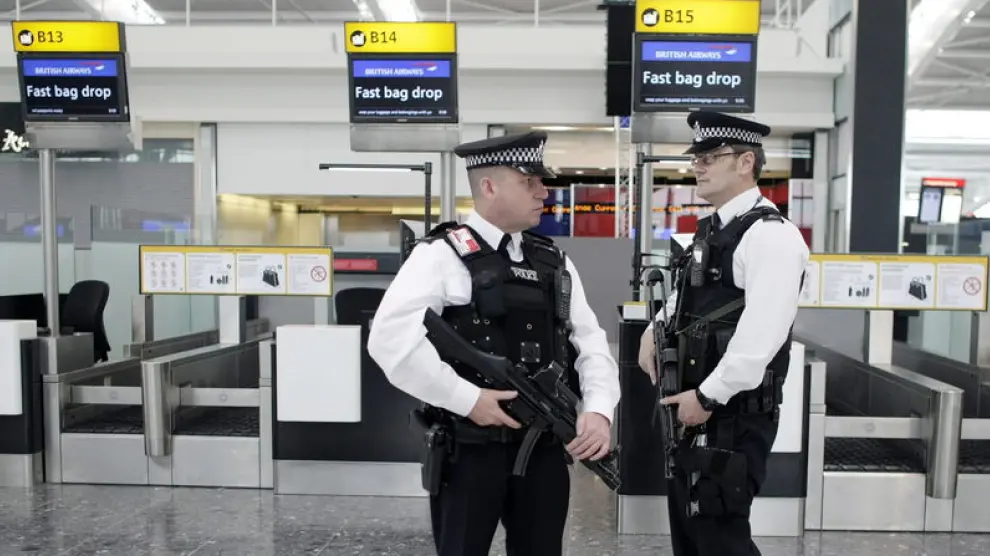 Seguridad en el aeropuerto de Heathrow.