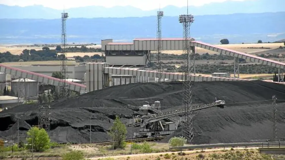 La aplicación del decreto permitiría la quema de carbón nacional en térmicas como la de Andorra.