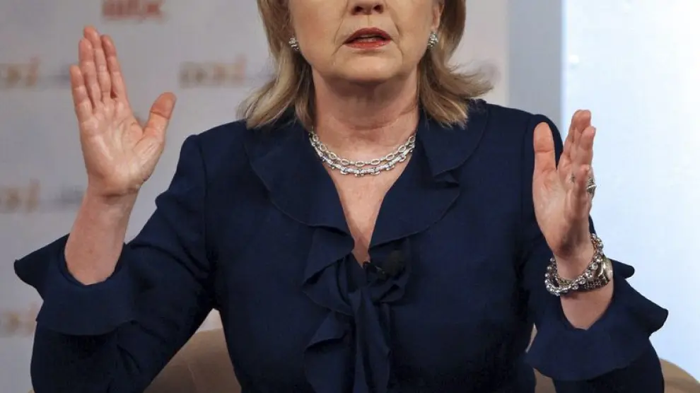 Hillary Clinton habla para una televisión saudí grabado en Abu Dabi