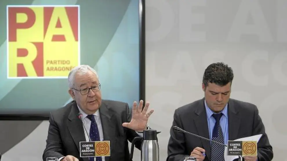 El presidente del PAR, José Ángel Biel, y el portavoz parlamentario, Javier Allué.