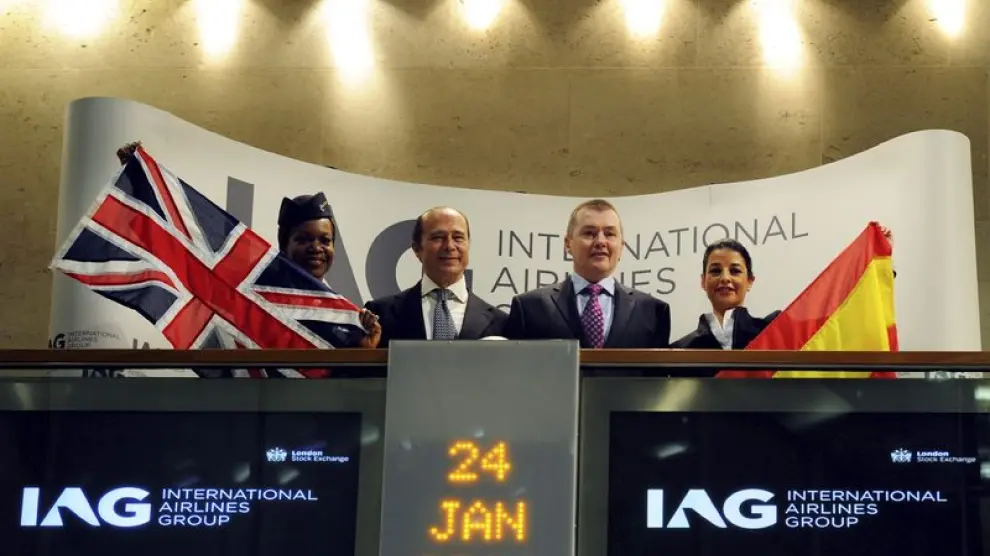 El presidente de Iberia y el delegado de British Airways en el parqué de Londres.