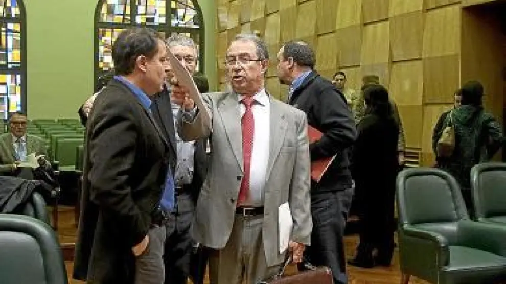 Jerónimo Blasco y Fernando Gimeno, a la entrada de la comisión.