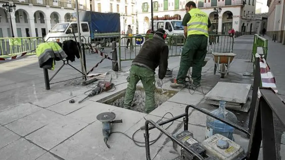 Los trabajos para instalar el sistema de acceso a la plaza se han adjudicado a la empresa Aplitec.