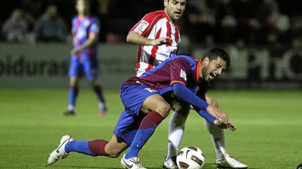 Tariq se fajó con los defensores del Girona. Dio bastante mal y estuvo cerca del gol en la segunda parte con un gran disparo.