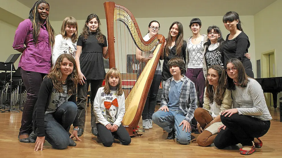 Los trece alumnos del Conservatorio de Zaragoza que participarán en Arpa Plus