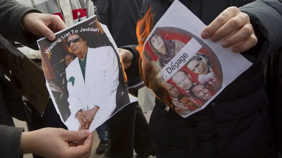Imagen de una manifestación contra Gadafi este sábado en Ginebra