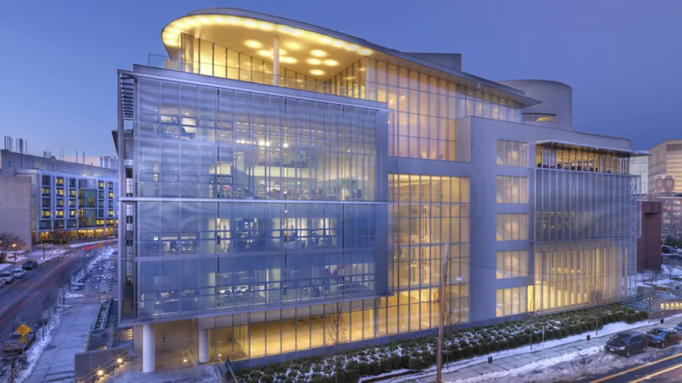 Edificio del MIT Media Lab, una auténtica incubadora de ideas donde «se inventa el futuro»