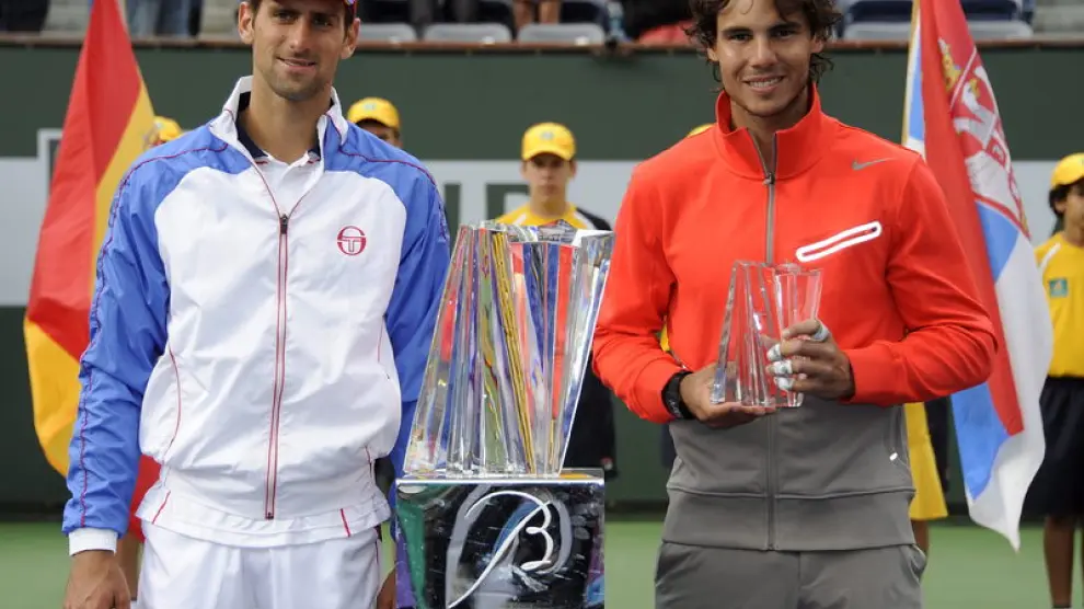 Los tenistas Novak Djokovic y Rafael Nadal, tras disputar la final del torneo de Indian Wells.