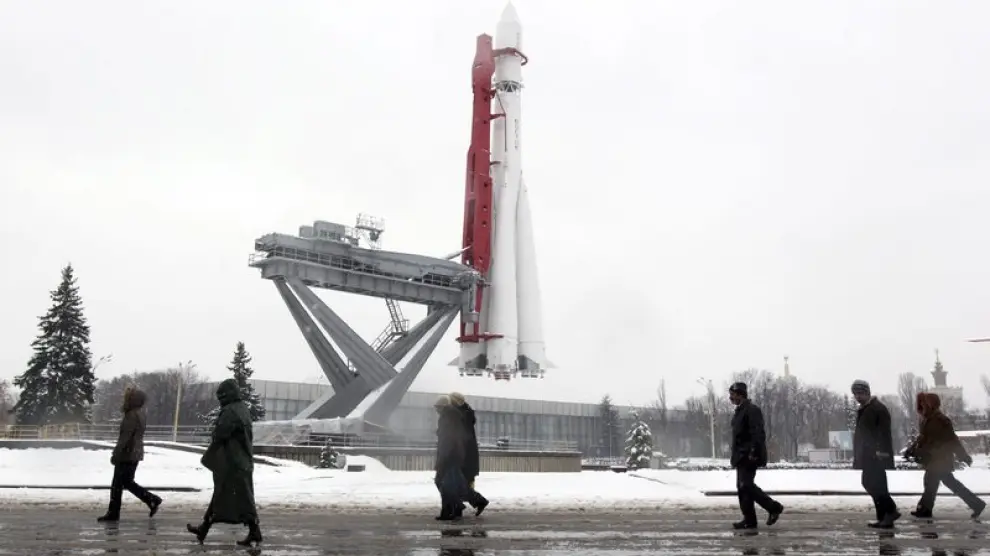 Modelo del primer cohete que viajó al espacio exterior, el Vostok-1, en Moscú