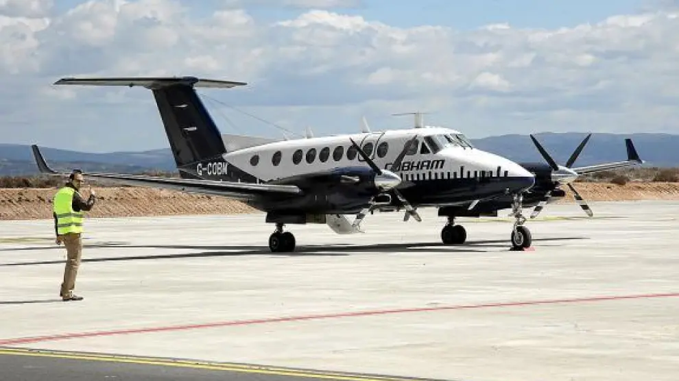 Un avión aterrizó la semana pasada en Caudé, tras efectuar la inspección de los sistemas operativos.
