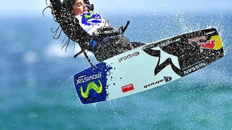 La ocho veces campeona del mundo, Gisela Pulido, en aguas de Tarifa.