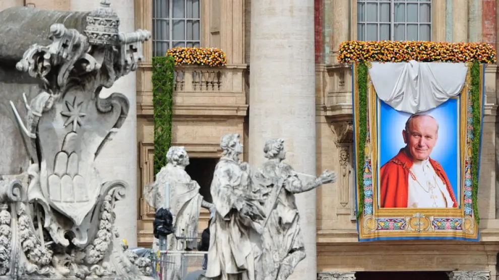 Descubrimiento de la imagen de Juan Pablo II, el día de su beatrificación