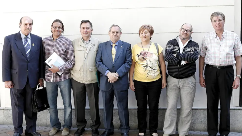 De izda. a drcha., Adolfo Herrera (pCUA), Marcelo Chávez (PH), José Mª Abad (FIA), Pedro Larena (FIA), Rosa Burgos (VERDES ECOLO), Abel Gago (VERDES ECOLO), Víctor Sarto (CDL)