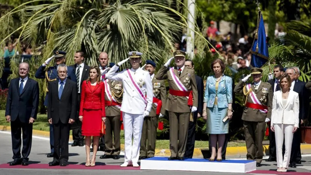 Los Reyes y los Príncipes de Asturias han presidido los actos del Día de las Fuerzas Armadas en Málaga