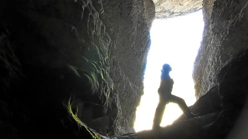 Interior de la cueva de San Clemente en periodo de sequía, cuando no hay un fuerte caudal de agua.