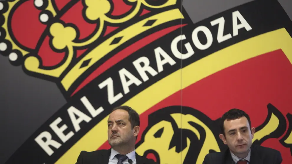Agapito Iglesias, presidente y accionista mayoritario del Real Zaragoza, junto a Javier Porquera, consejero.