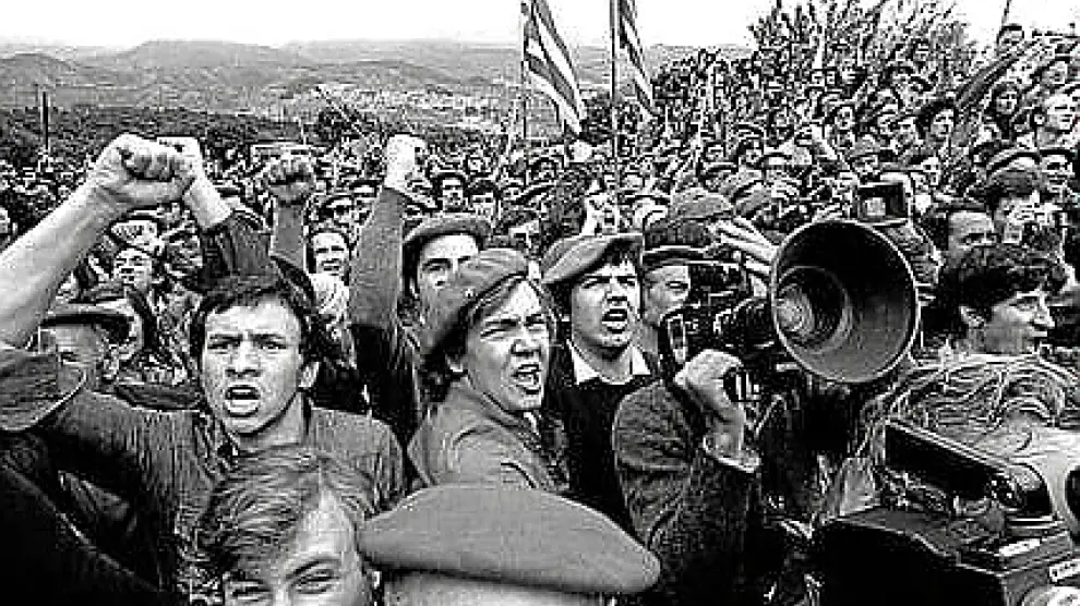 Una multitud carlista durante la concentración de 1976.