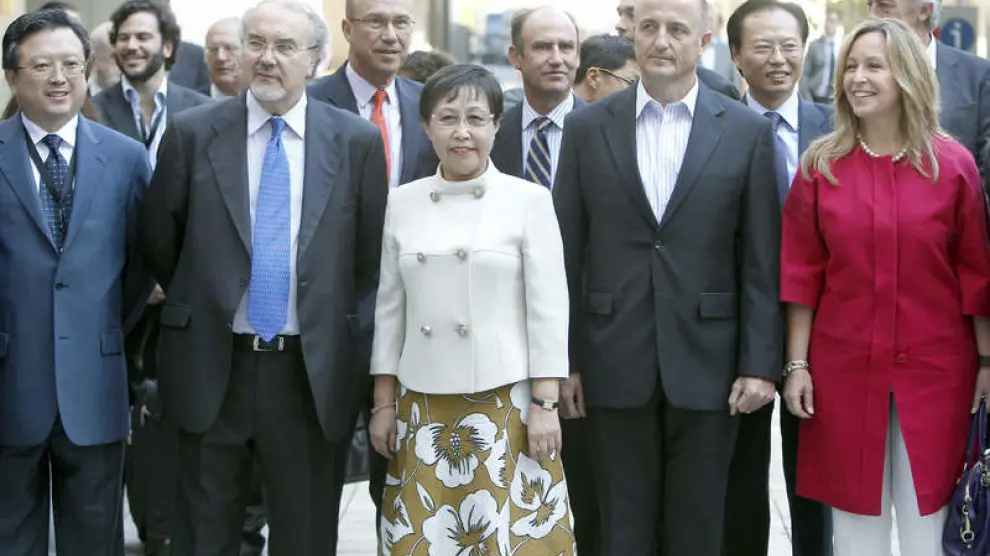 Solbes, Sebastián y Jiménez, junto a dos representantes del gobierno chino