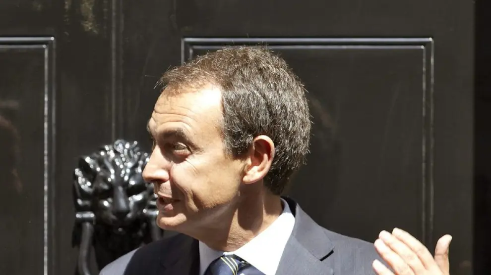 Rodríguez Zapatero en la puerta de Downing Street.