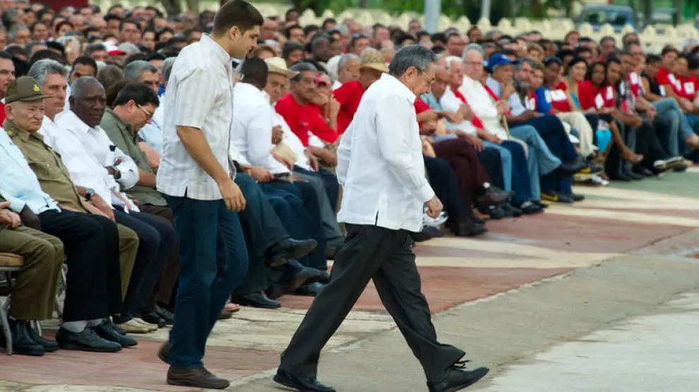 Raúl Castro (c) en los actos de celebración en Ciego de Ávila