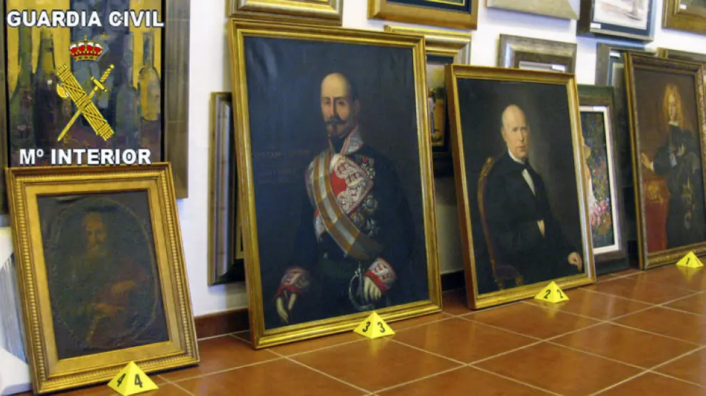 Los retratos de José Méndez y Federico de Madrazo han sido recuperados junto con dieciséis libros de José de Cadalso