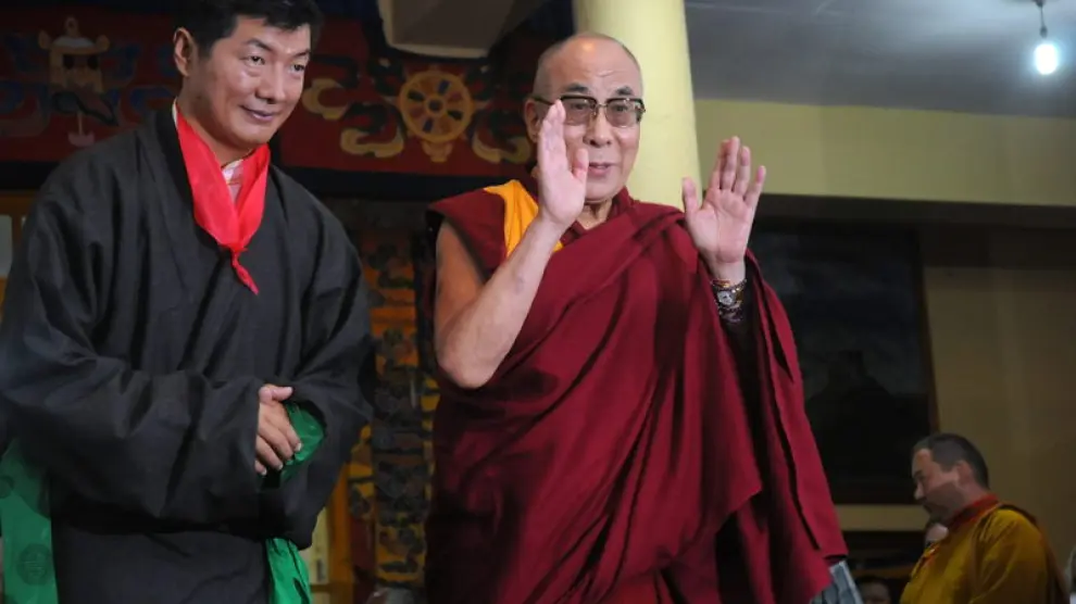 El Dalai Lama y Lobsang Sangay durante el acto de este lunes