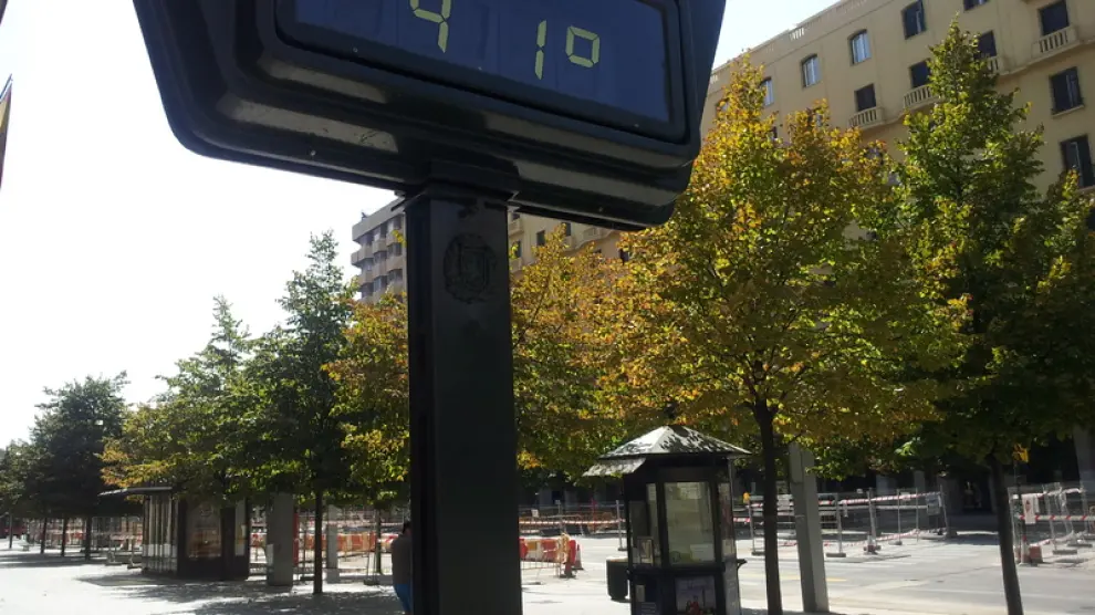 Térmometro situado en el centro de Zaragoza durante el mes de junio
