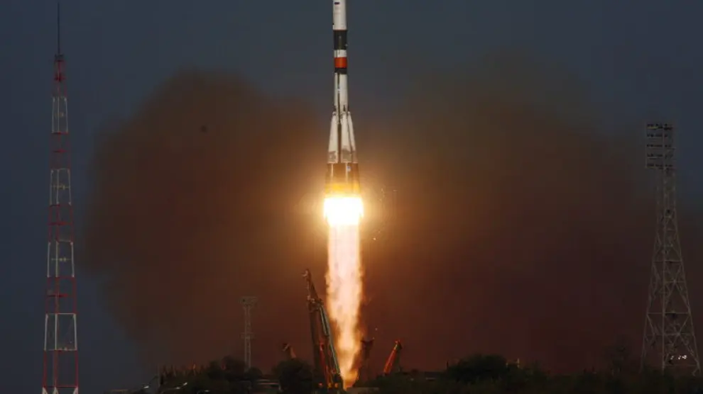 El carguero espacial ruso Progress M-12M en el momento del despegue