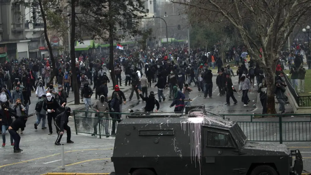 Los disturbios se suceden en las calles de Santiago de Chile