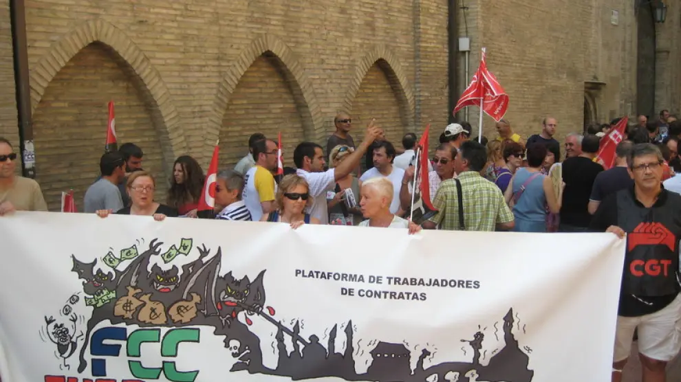 Inicio de la protesta, en la plaza de San Miguel