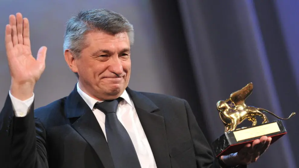 El director Sokurov recibe el galardón