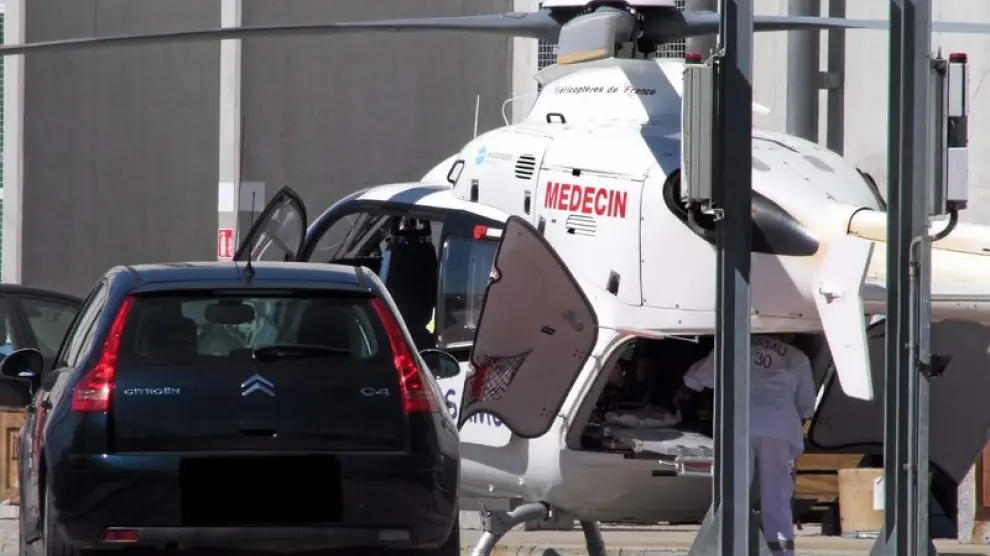 Un helicóptero medicalizado llega a la instalación nuclear