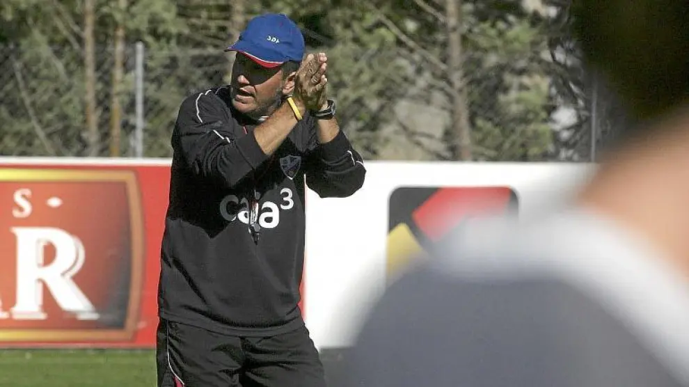 El ex entrenador del Huesca, Ángel Royo.