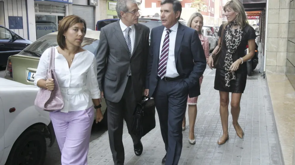 Ricardo Olivan se reune con la alcaldesa de Huesca y entidades sociales