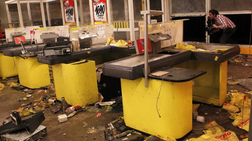 Supermercado Ekono, saqueado durante el apagón