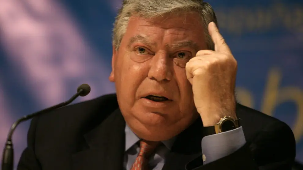 El ex ministro del Interior, José Luís Corcuera, pronuncia su discurso.