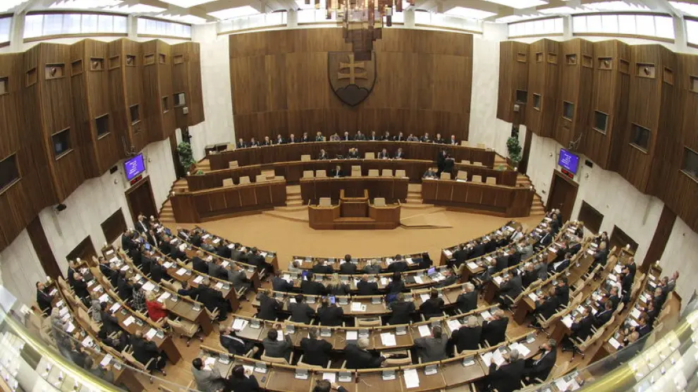 El parlamento de Eslovaquia aprueba el fondo de rescate del euro