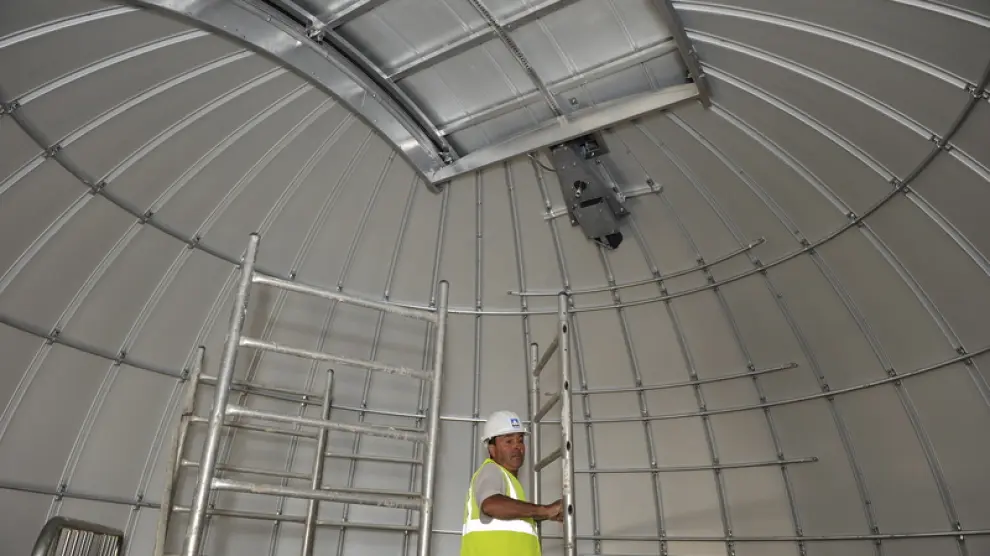 La cúpula para el telescopio auxiliar, el primero que llegará a Javalambre, ya está montada.