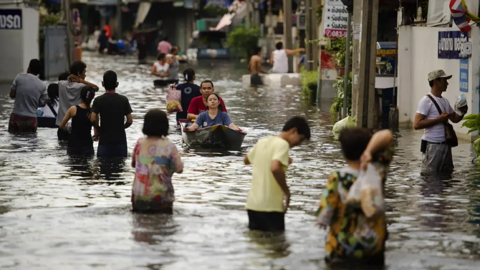 Las inundaciones en Tailandia han dejado 381 muertos