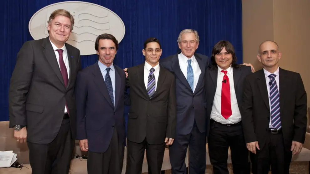 Bush y Aznar durante el acto en Dallas.