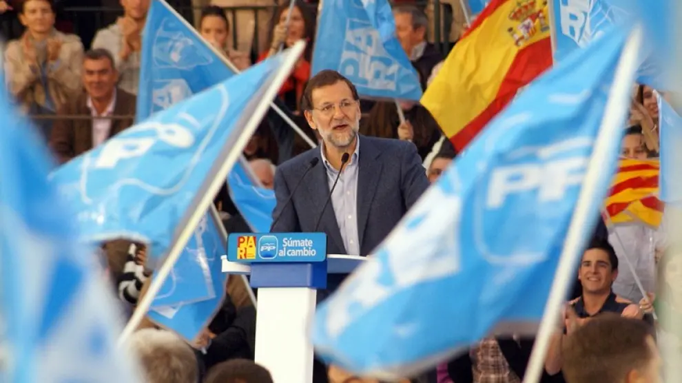 Rajoy reivindica los gobiernos salidos de las urnas frente a los de perfil tecnócrata