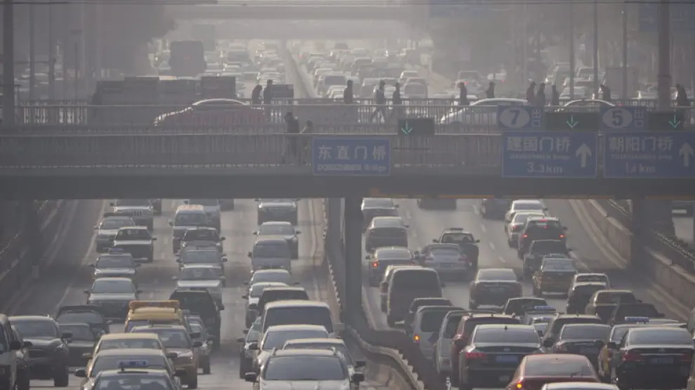 Tráfico pesado en Pekín (China)