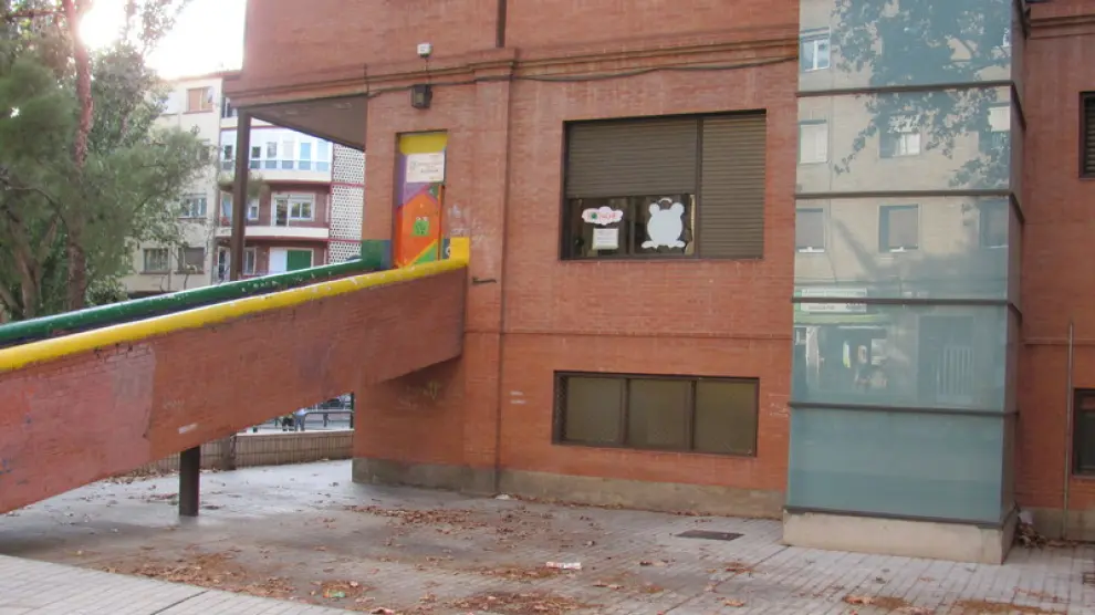 Imagen de la entrada del centro cívico Tío Jorge.