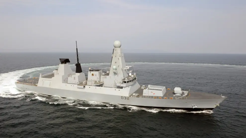 El barco enviado por la Royal Navy
