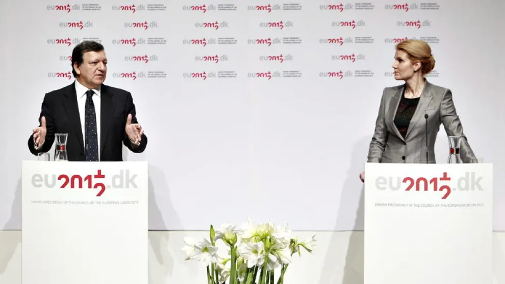 La primera ministra danesa, Helle Thorning-Schmidt, y el presidente de la CE, José Manuel Durao Barroso